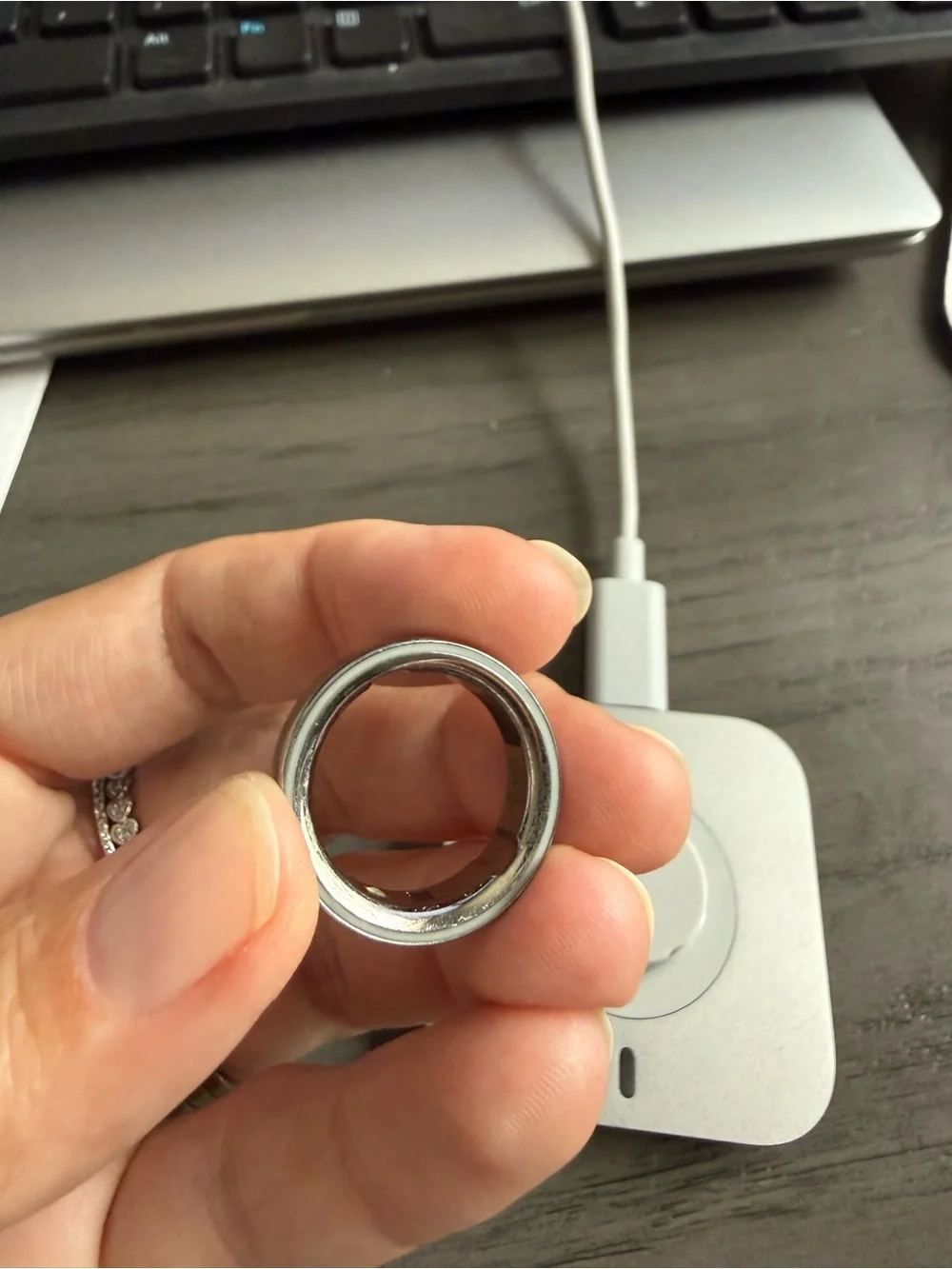 Oura Silver White Charging Dock